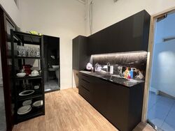 Redhill Forum (D3), Factory #464483031